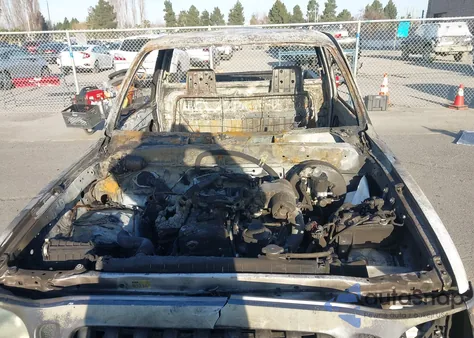 2002 Toyota Tacoma z USA, uszkodzony, nr VIN 5TENL42N22Z882868